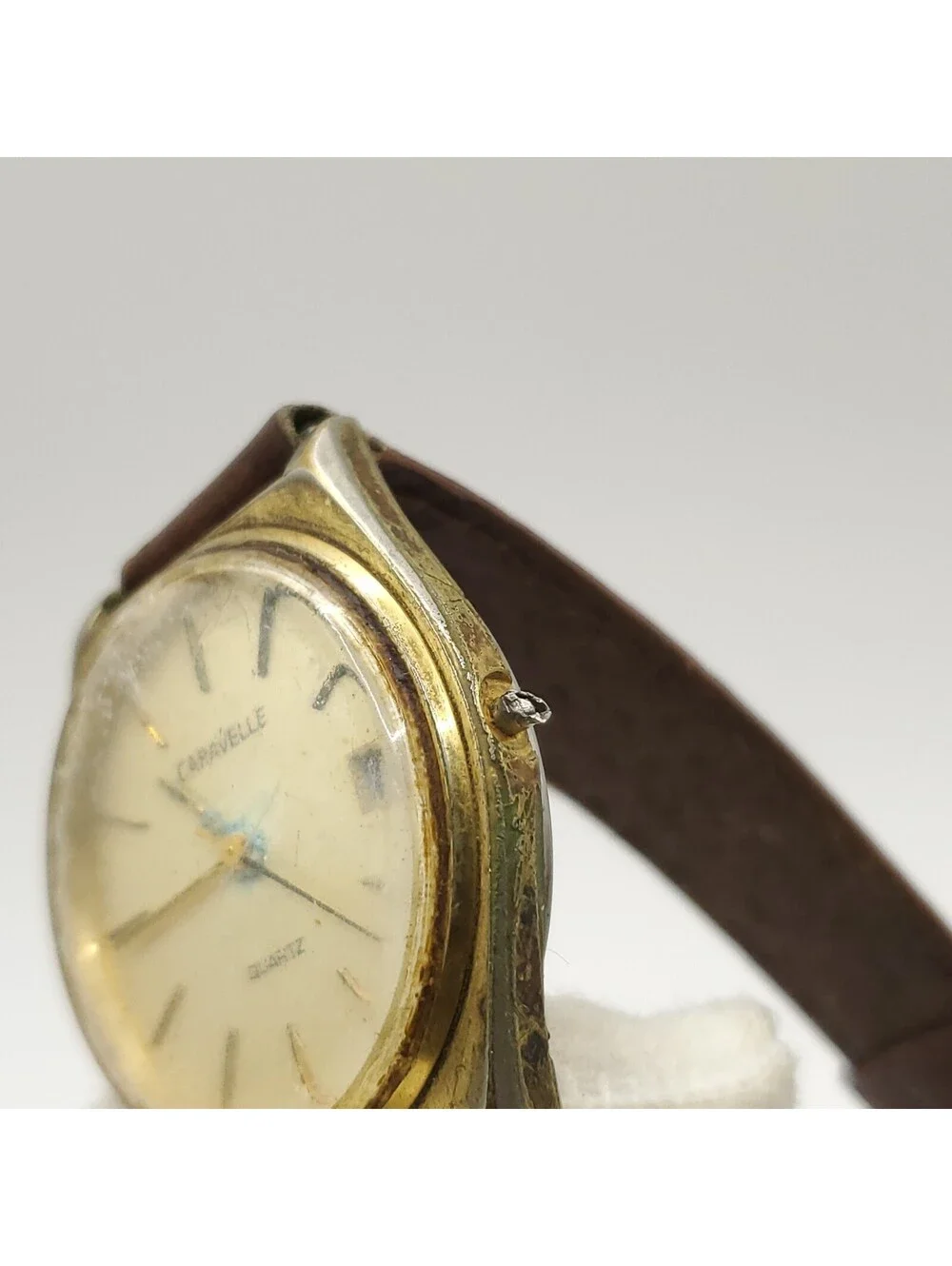 Vintage 1983 Bulova Quartz 34mm Date Dial Watch For Parts Or Repair